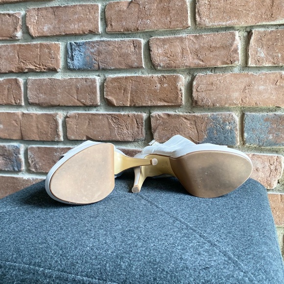 Le Chateau Luxe Peep-Toe Heels - Picture 7 of 8